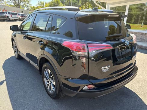 Used 2016 Toyota RAV4 XLE image 3
