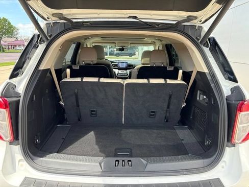 Used 2020 Ford Explorer XLT w/ Equipment Group 202A AWD/4WD image 13