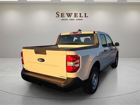 New 2025 Ford Maverick XL image 4