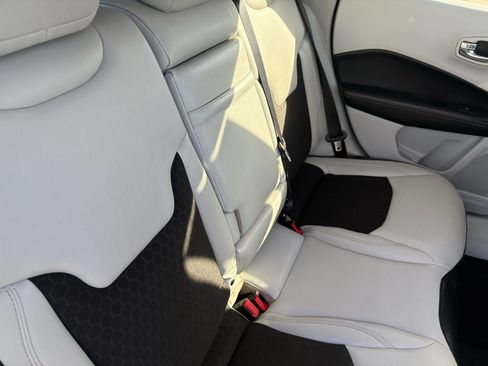 Used 2018 Jeep Compass Latitude image 48