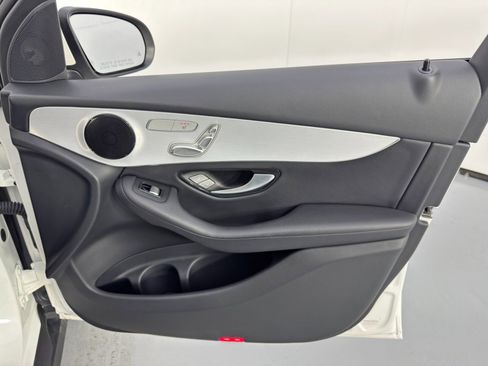 Used 2021 Mercedes-Benz GLC 300 image 42