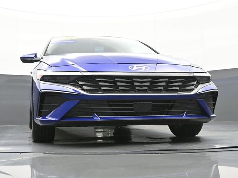 Certified 2025 Hyundai Elantra SEL image 46
