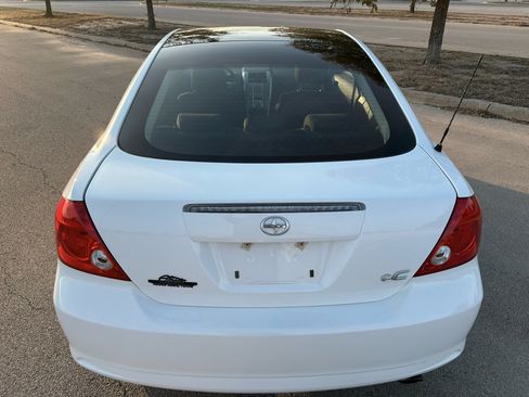 Used 2006 Scion tC Sport Coupe image 4