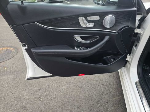 Used 2017 Mercedes-Benz E 300 image 23