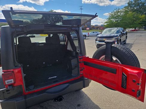 Used 2014 Jeep Wrangler Unlimited Sport w/ Quick Order Package 24S AWD/4WD image 30