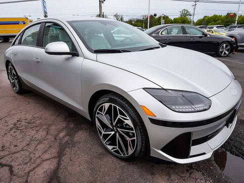 Used 2024 Hyundai Ioniq 6 SEL AWD/4WD image 3
