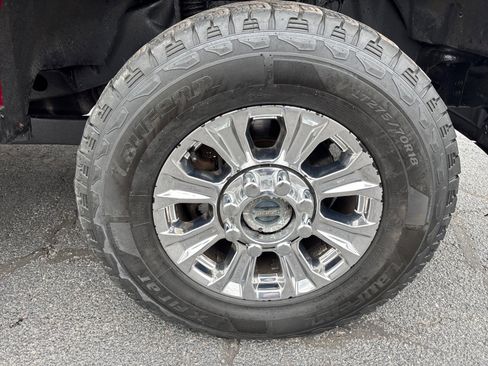 Used 2017 Ford F250 XLT w/ XLT Premium Package AWD/4WD image 9