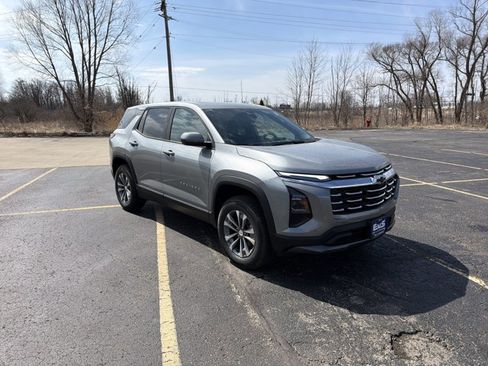New 2026 Chevrolet Equinox LT image 3
