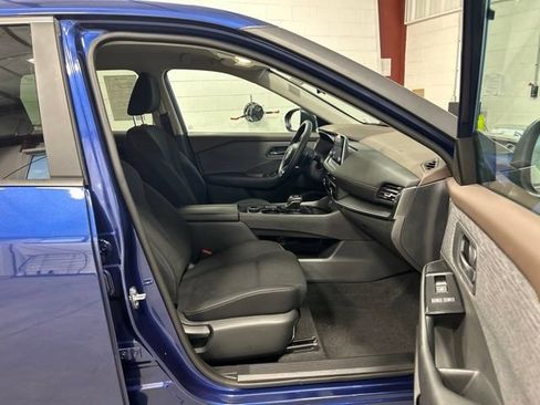 Used 2023 Nissan Rogue S AWD/4WD image 13