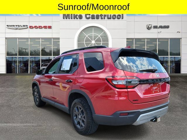 Used 2025 Honda Pilot TrailSport image 6