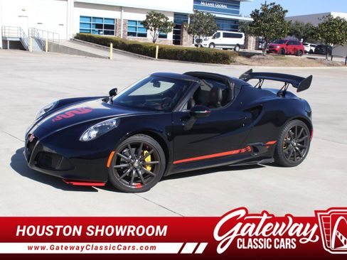 Used 2016 Alfa Romeo 4C Spider w/ Convenience Group - Spider image 1