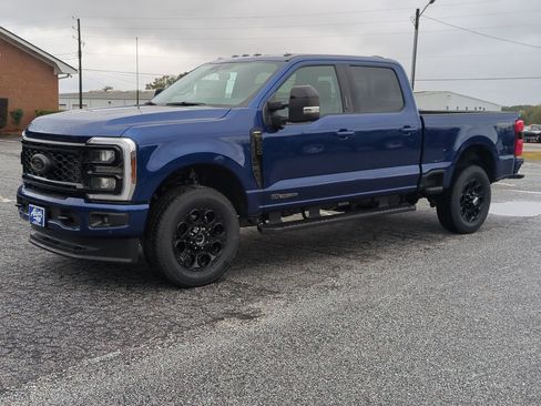 New 2026 Ford F250 Lariat w/ Black Appearance Package image 8