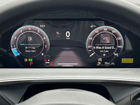 New 2026 Volkswagen Tiguan SE R-Line image 23