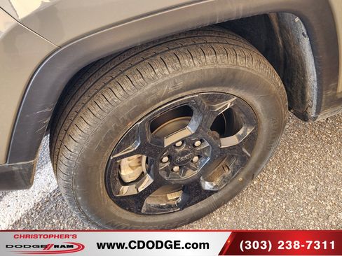 Used 2023 Jeep Compass Trailhawk image 9