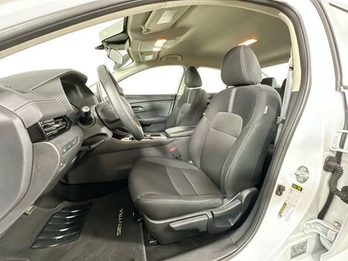 Used 2024 Nissan Sentra SV image 17