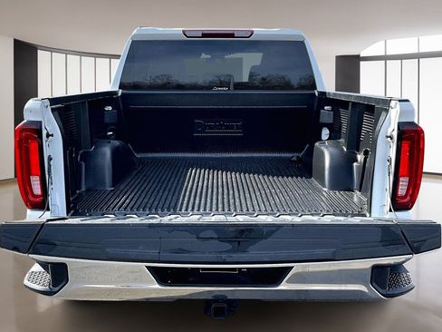 Used 2025 GMC Sierra 1500 SLT image 7