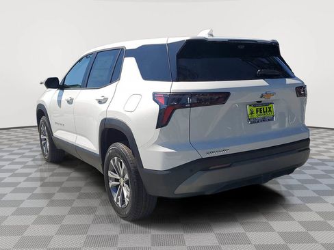 New 2026 Chevrolet Equinox LT image 4
