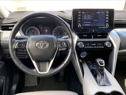 Used 2021 Toyota Venza LE w/ Carpet Mat Package (TMS) image 6