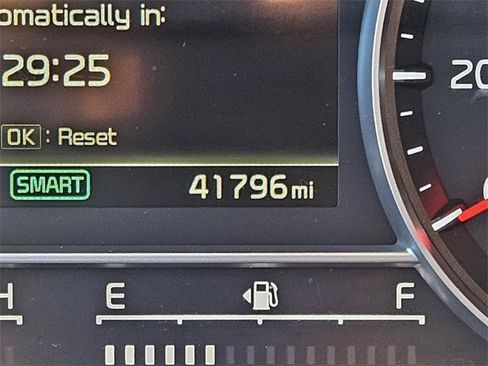 Used 2023 Kia Sorento S image 32