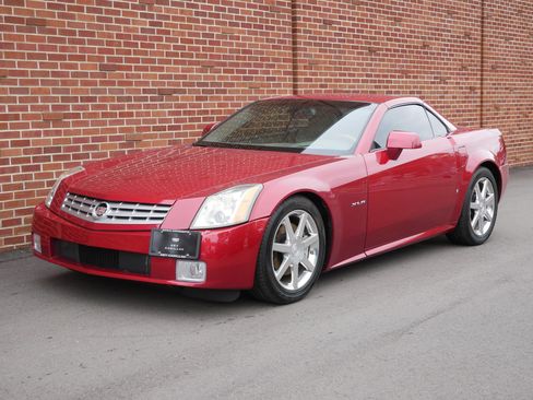 Used 2005 Cadillac XLR RWD image 1