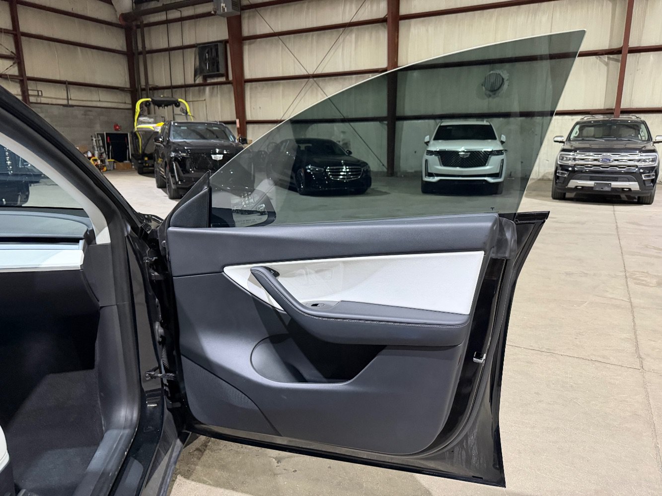 Used 2020 Tesla Model Y Long Range AWD/4WD image 24