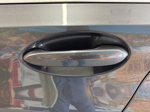 Used 2019 BMW 330i xDrive 330i xDrive w/ Driving Assistance Package image 18