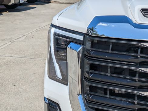 Used 2025 GMC Sierra 2500 Pro w/ 1SA Pro Safety Plus Package AWD/4WD image 10