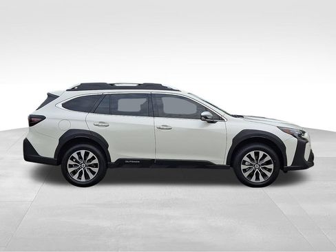 Used 2023 Subaru Outback Touring AWD/4WD image 7