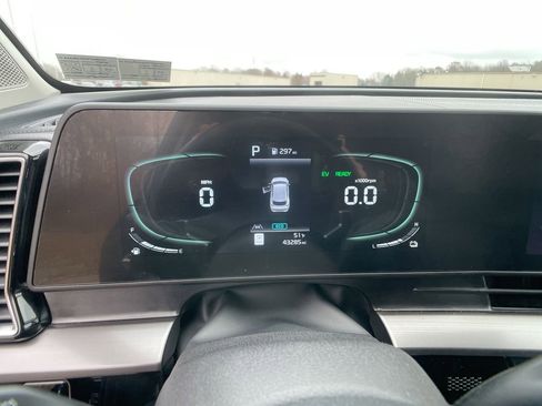 Used 2023 Kia Sportage EX image 16