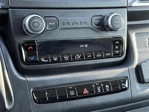 New 2024 RAM ProMaster 3500 w/ Quick Order Package 22G SLT image 25