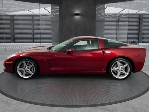 Used 2006 Chevrolet Corvette Coupe w/ Preferred Equipment Group RWD image 8