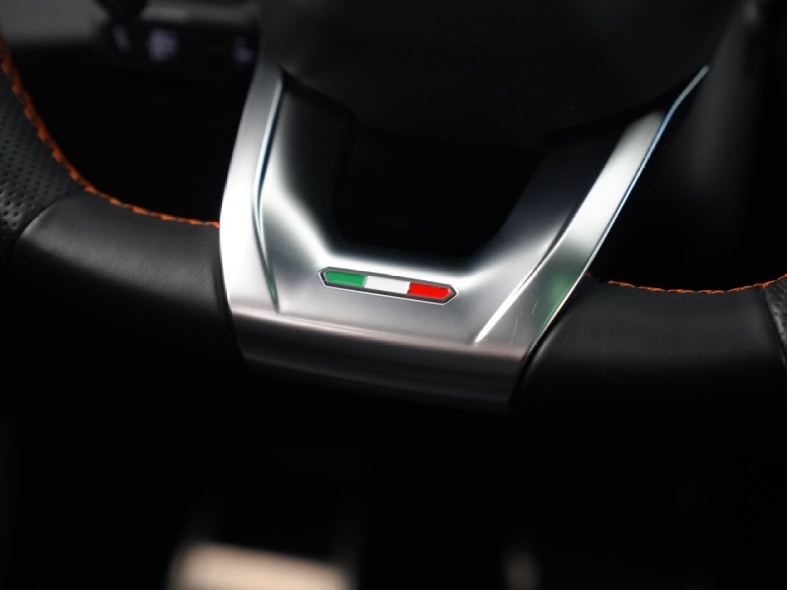 Used 2024 Lamborghini Urus S AWD/4WD image 33