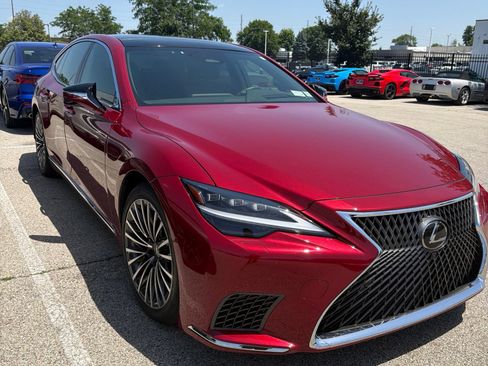 Used 2024 Lexus LS 500 AWD w/ Luxury Package image 2