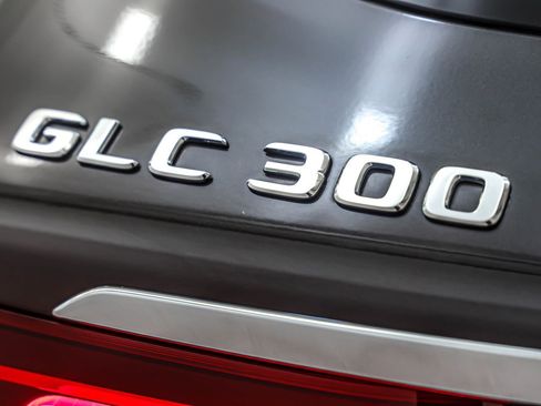 Used 2022 Mercedes-Benz GLC 300 image 9