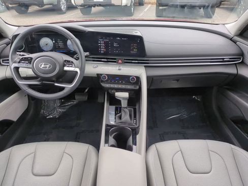 Used 2024 Hyundai Elantra Limited image 14