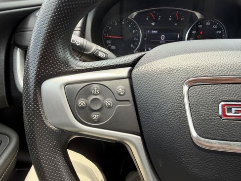 Used 2024 GMC Terrain SLE AWD/4WD image 13