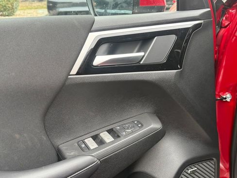 New 2026 Mitsubishi Outlander ES image 9