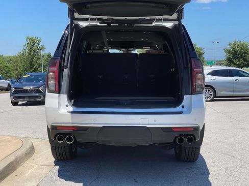 Used 2024 Chevrolet Suburban Premier w/ Advanced Technology Package AWD/4WD image 7