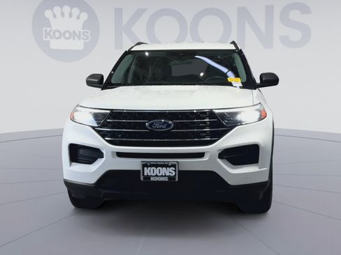 Used 2023 Ford Explorer XLT AWD/4WD image 4