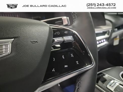 New 2026 Cadillac Lyriq Premium Luxury w/ LPO, Floor Liner Package AWD/4WD image 14