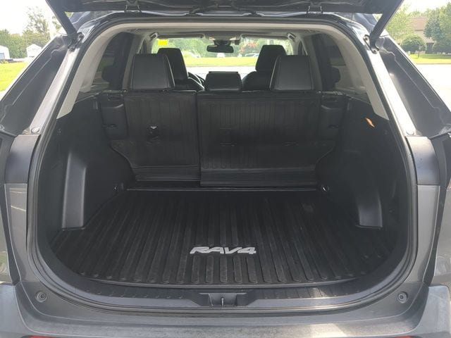 Used 2021 Toyota RAV4 XLE Premium AWD/4WD image 12
