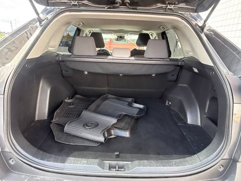 Used 2019 Toyota RAV4 XLE FWD image 30