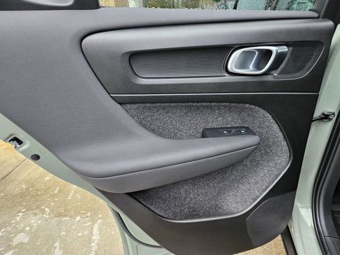 Used 2023 Volvo XC40 Recharge Ultimate w/ Protection Package Premier AWD/4WD image 17
