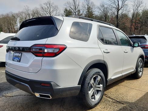 New 2026 Honda Pilot EX-L image 3