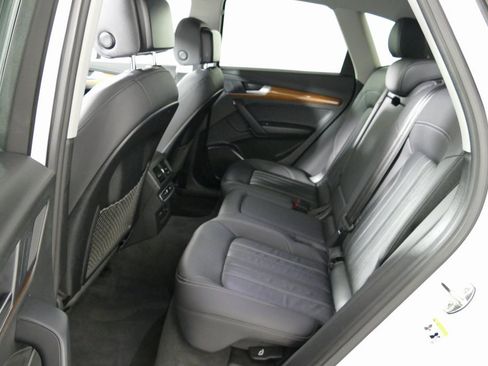 Used 2022 Audi Q5 2.0T Premium w/ Convenience Package image 29