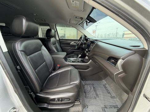 Used 2021 Chevrolet Traverse LT image 20
