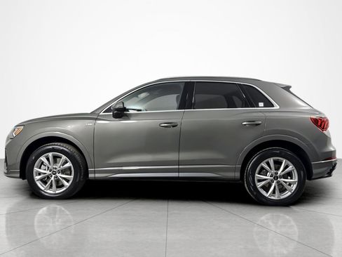 Used 2023 Audi Q3 2.0T Premium w/ Convenience Package image 2