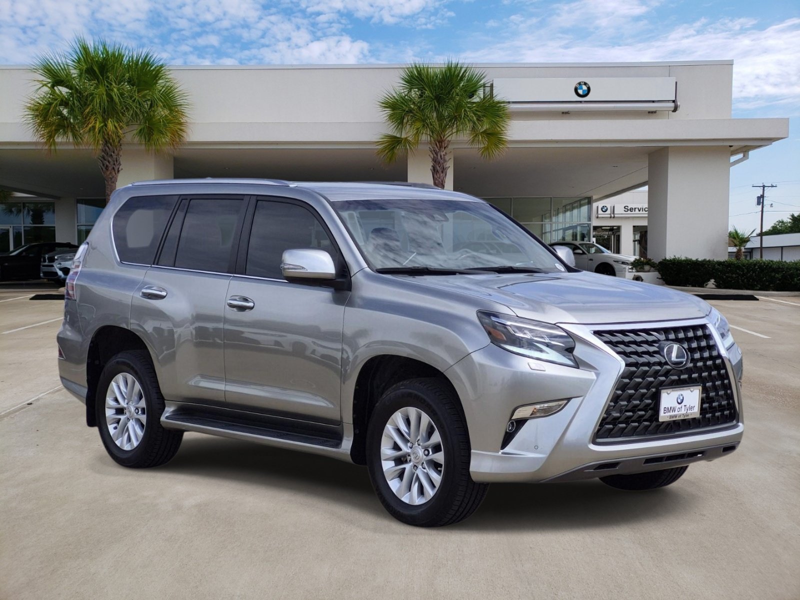 Used 2023 Lexus GX 460 Premium w/ Premium Plus Package AWD/4WD image 3