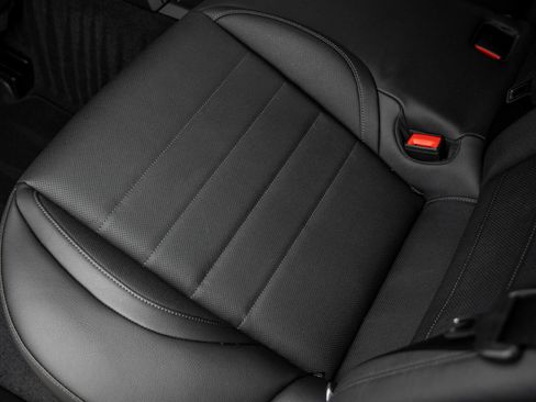 Certified 2026 Porsche Panamera RWD image 30