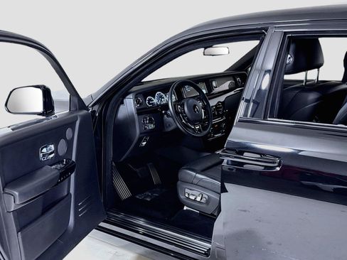 Used 2019 Rolls-Royce Phantom Sedan RWD image 12